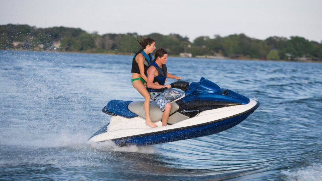 Comprendre les différences entre les garanties mécaniques pour jet-ski et bateaux de plaisance